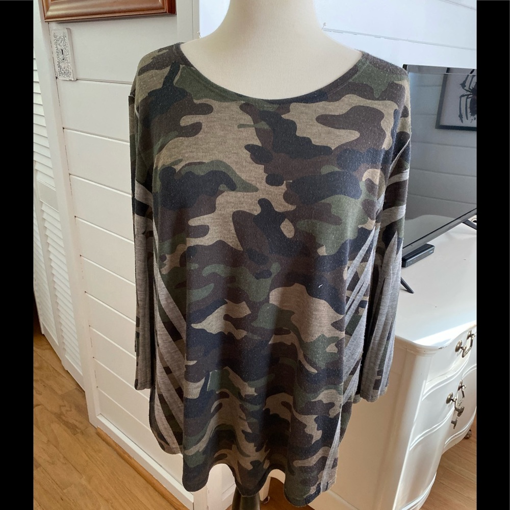 Camo tee